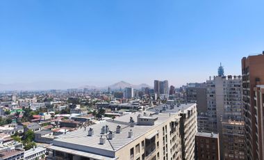 Departamento en arriendo c/ estacionamiento en Centro Histórico de Santiago