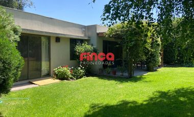 Casa en arriendo en Chicureo
