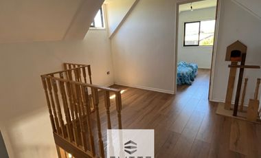 Casa en venta c/ estacionamiento en Mantagua 200/1800 m2