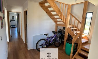 Casa en venta c/ estacionamiento en Mantagua 200/1800 m2