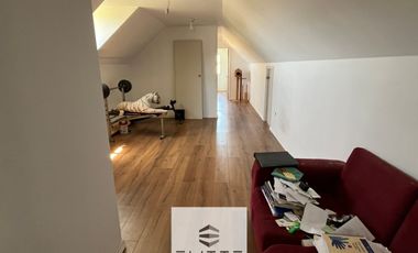 Casa en venta c/ estacionamiento en Mantagua 200/1800 m2