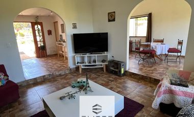 Casa en venta c/ estacionamiento en Mantagua 200/1800 m2