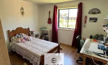 Casa en venta c/ estacionamiento en Mantagua 200/1800 m2