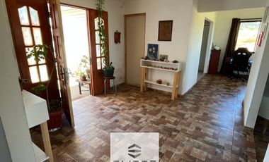 Casa en venta c/ estacionamiento en Mantagua 200/1800 m2