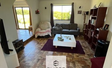 Casa en venta c/ estacionamiento en Mantagua 200/1800 m2