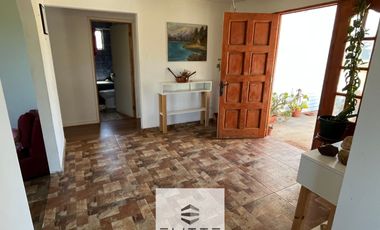 Casa en venta c/ estacionamiento en Mantagua 200/1800 m2