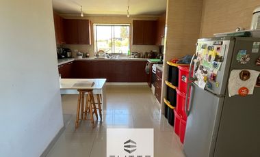 Casa en venta c/ estacionamiento en Mantagua 200/1800 m2