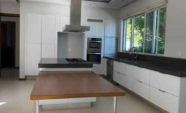 Casa en RENTA en COTO LA CEIBA