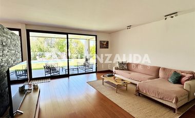 Casa en Arriendo en Av La dehesa