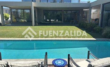 Casa en Arriendo en Av La dehesa