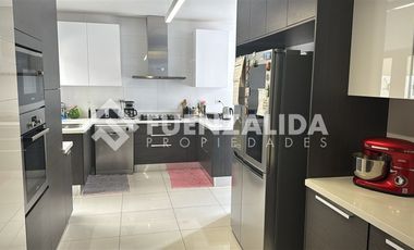 Casa en Arriendo en Av La dehesa