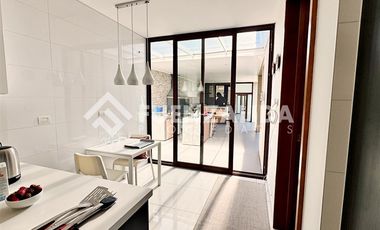 Casa en Arriendo en Av La dehesa