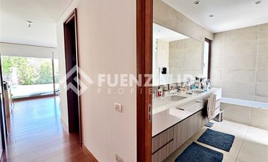 Casa en Arriendo en Av La dehesa