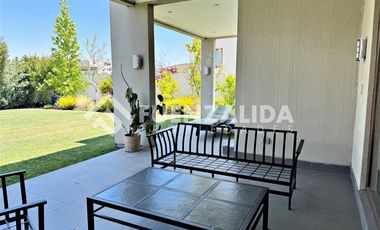 Casa en Arriendo en Av La dehesa