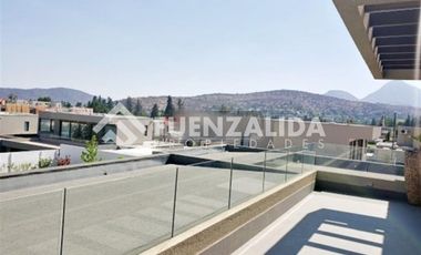 Casa en Arriendo en Av La dehesa