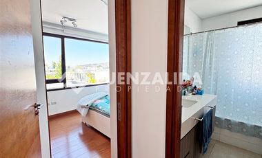 Casa en Arriendo en Av La dehesa