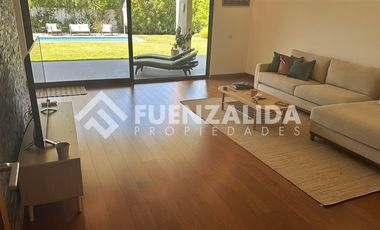 Casa en Arriendo en Av La dehesa