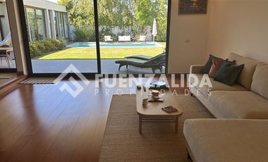 Casa en Arriendo en Av La dehesa