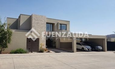 Casa en Arriendo en Av La dehesa