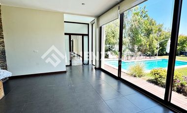 Casa en Arriendo en Av La dehesa