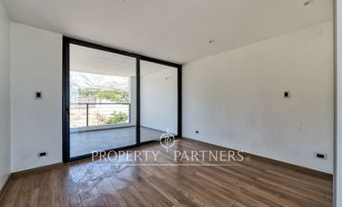 Piedra Roja, Iluminada y moderna casa