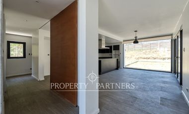 Piedra Roja, Iluminada y moderna casa