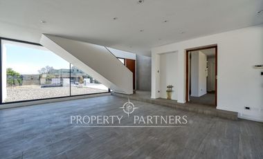 Piedra Roja, Iluminada y moderna casa