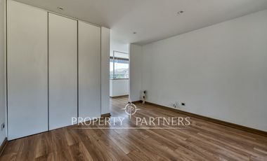 Piedra Roja, Iluminada y moderna casa