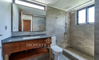 Piedra Roja, Iluminada y moderna casa