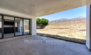 Piedra Roja, Iluminada y moderna casa
