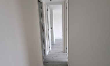 Se arrienda departamento NUEVO cerca de Plaza Egaña y con orientación Norte