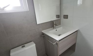 Se arrienda departamento NUEVO cerca de Plaza Egaña y con orientación Norte