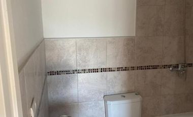 Departamento en venta - 2 Dormitorios 2 Baños - 75Mts2 - Adrogué