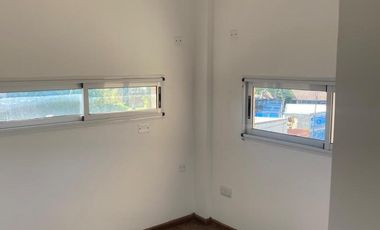 Departamento en venta - 2 Dormitorios 2 Baños - 75Mts2 - Adrogué