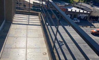 Departamento en venta - 2 Dormitorios 2 Baños - 75Mts2 - Adrogué