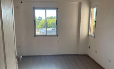 Departamento en venta - 2 Dormitorios 2 Baños - 75Mts2 - Adrogué