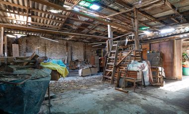 Casa estilo chalet con amplio lote  en Hurlingham