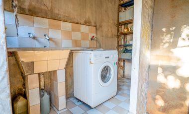 Casa estilo chalet con amplio lote  en Hurlingham