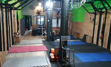 Departamento en venta - 2 Dormitorios 2 Baños - Local - 288Mts2 - Castelar, Morón