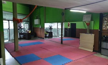 Departamento en venta - 2 Dormitorios 2 Baños - Local - 288Mts2 - Castelar, Morón