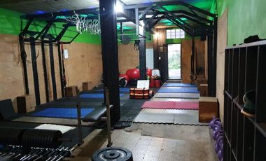 Departamento en venta - 2 Dormitorios 2 Baños - Local - 288Mts2 - Castelar, Morón