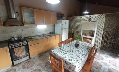 Casa en venta - 4 Dormitorios 2 Baños - Almirante Brown