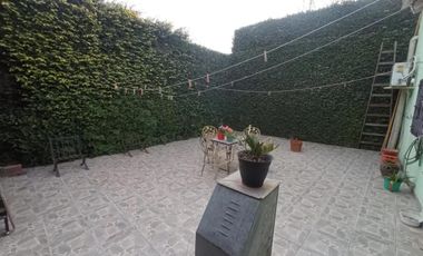 Casa en venta - 4 Dormitorios 2 Baños - Almirante Brown