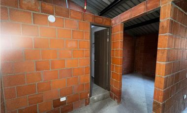 SE VENDE CASA B/FLORENCIA LA ITALIA PALMIRA