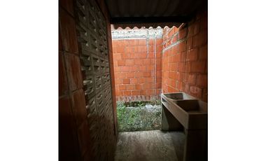 SE VENDE CASA B/FLORENCIA LA ITALIA PALMIRA