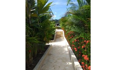 CASA EN SOPETRAN EN UNIDAD CERRADA