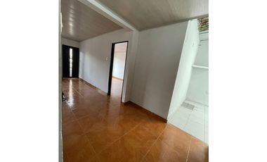 SE RENTA CASA EN BELMONTE