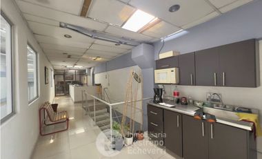 Bodega en venta, vía panamericana, sector la Florida. Villamaria.