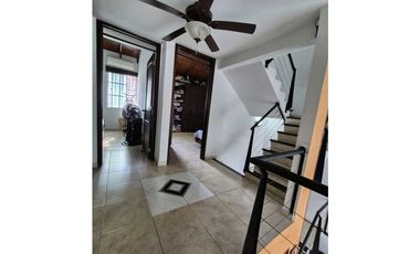 En Venta casa Dúplex en Los Alpes