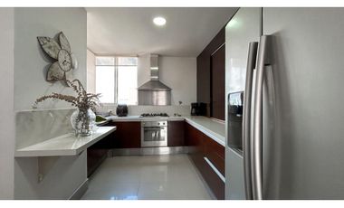 Apartamento por los Parra para al renta amoblada en piso 12